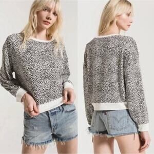 Z Supply White Black Leopard Pullover Sweatshirt Size Medium Cozy